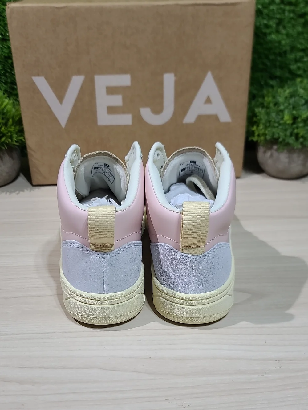 Veja Women's V-15 Sneakers Petale White Multico - US 7 NEW - Picture 4 of 9